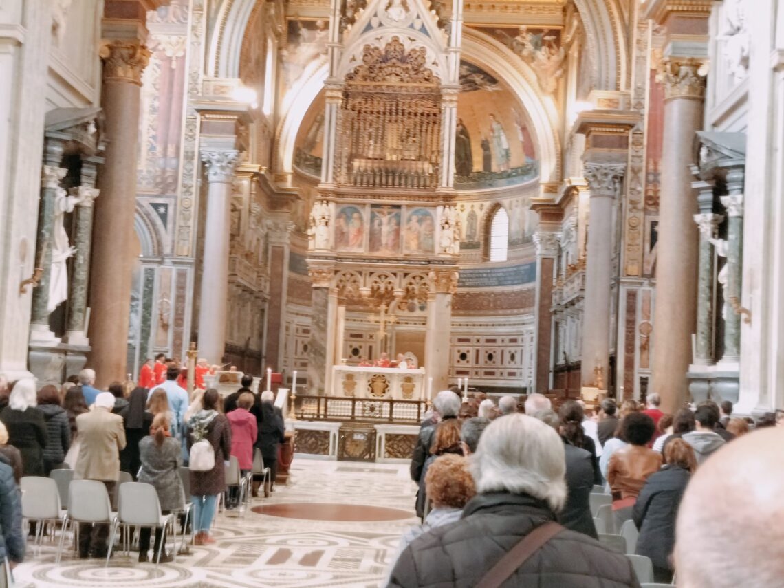 Turismo Religioso. Domenica delle palme nella Basilica di Sn Giovanni In Laterano a Roma